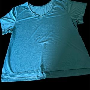 Lululemon v-neck split hem shirt. Size 12